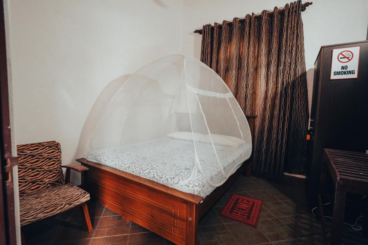 Lilly Palace Villa Guest House Negombo Buitenkant foto
