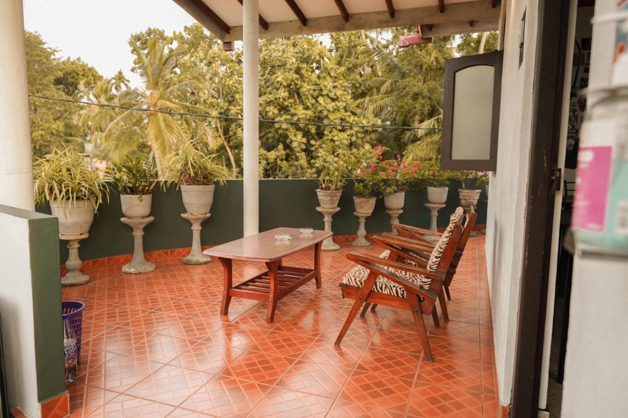 Lilly Palace Villa Guest House Negombo Buitenkant foto