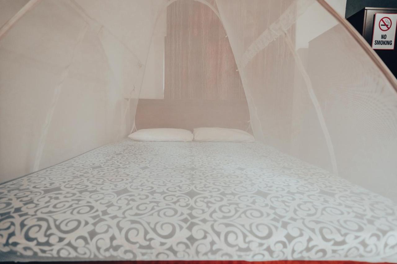 Lilly Palace Villa Guest House Negombo Buitenkant foto