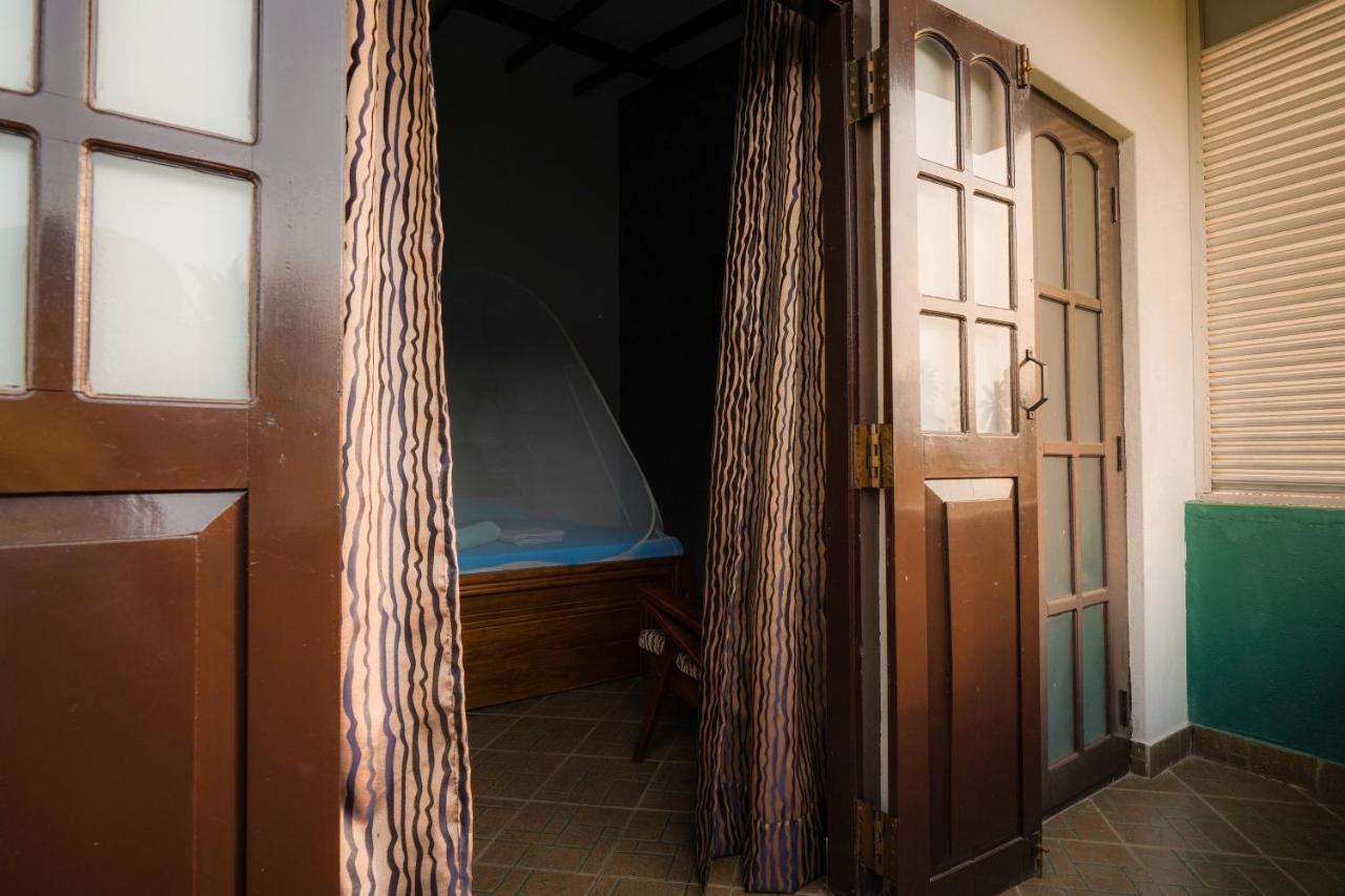 Lilly Palace Villa Guest House Negombo Buitenkant foto