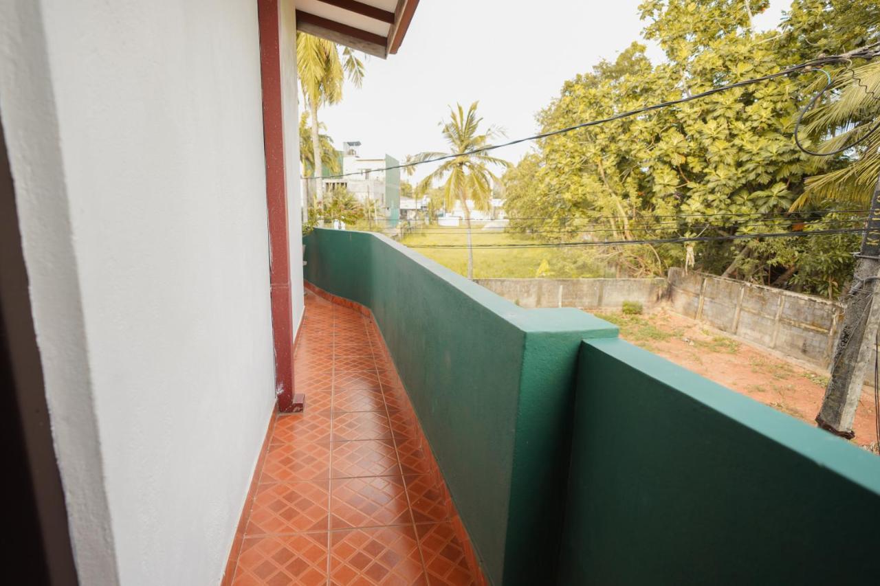 Lilly Palace Villa Guest House Negombo Buitenkant foto