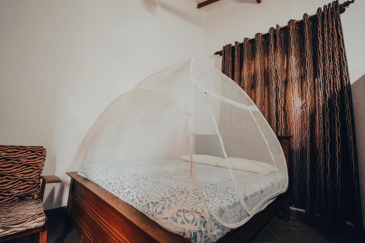 Lilly Palace Villa Guest House Negombo Buitenkant foto