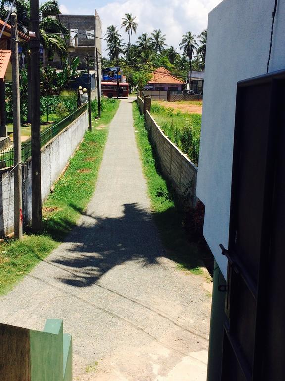 Lilly Palace Villa Guest House Negombo Buitenkant foto