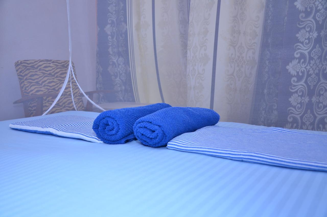 Lilly Palace Villa Guest House Negombo Buitenkant foto