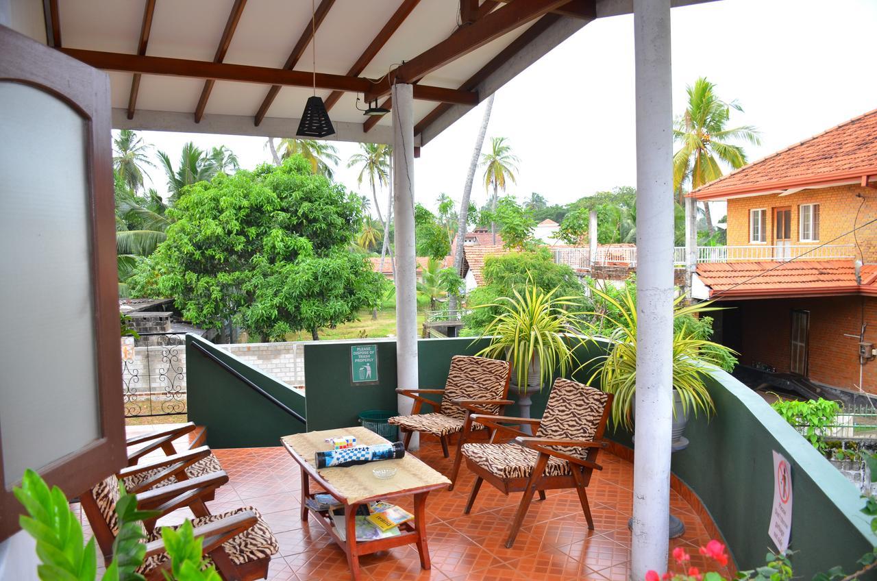 Lilly Palace Villa Guest House Negombo Buitenkant foto