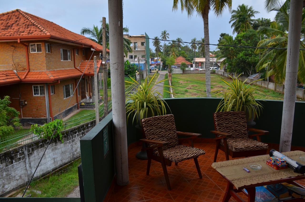 Lilly Palace Villa Guest House Negombo Buitenkant foto